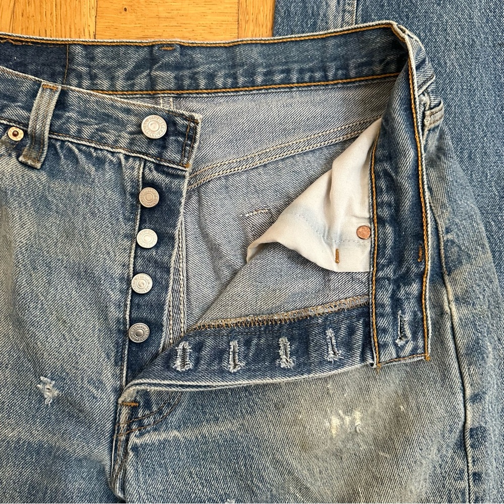 💚 Vintage 90s Levi’s 501xx Blue Distressed Jeans (W31 L32) (32) - Picture 5 of 12